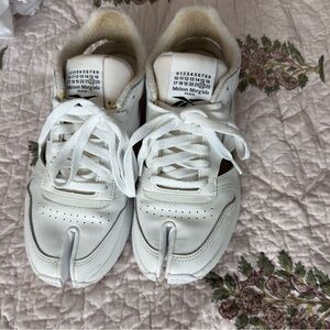 Maison Martin Margiela Women's White Tabi Sneakers